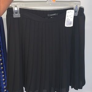 Forever 21 Black Pleated Skirt